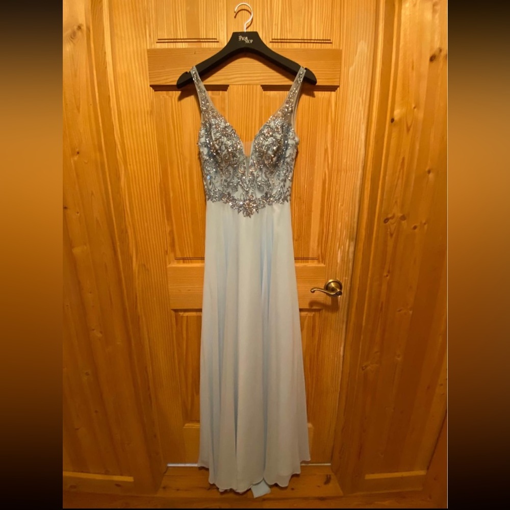 BRAND NEW prom dress